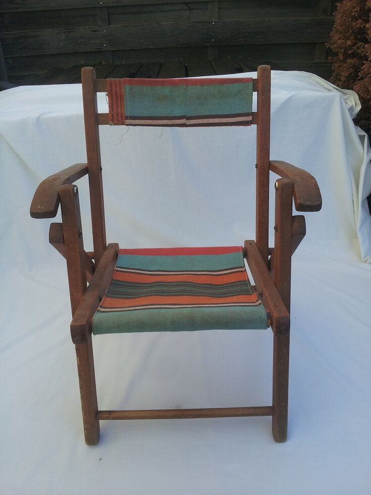 Folding armchair for children
