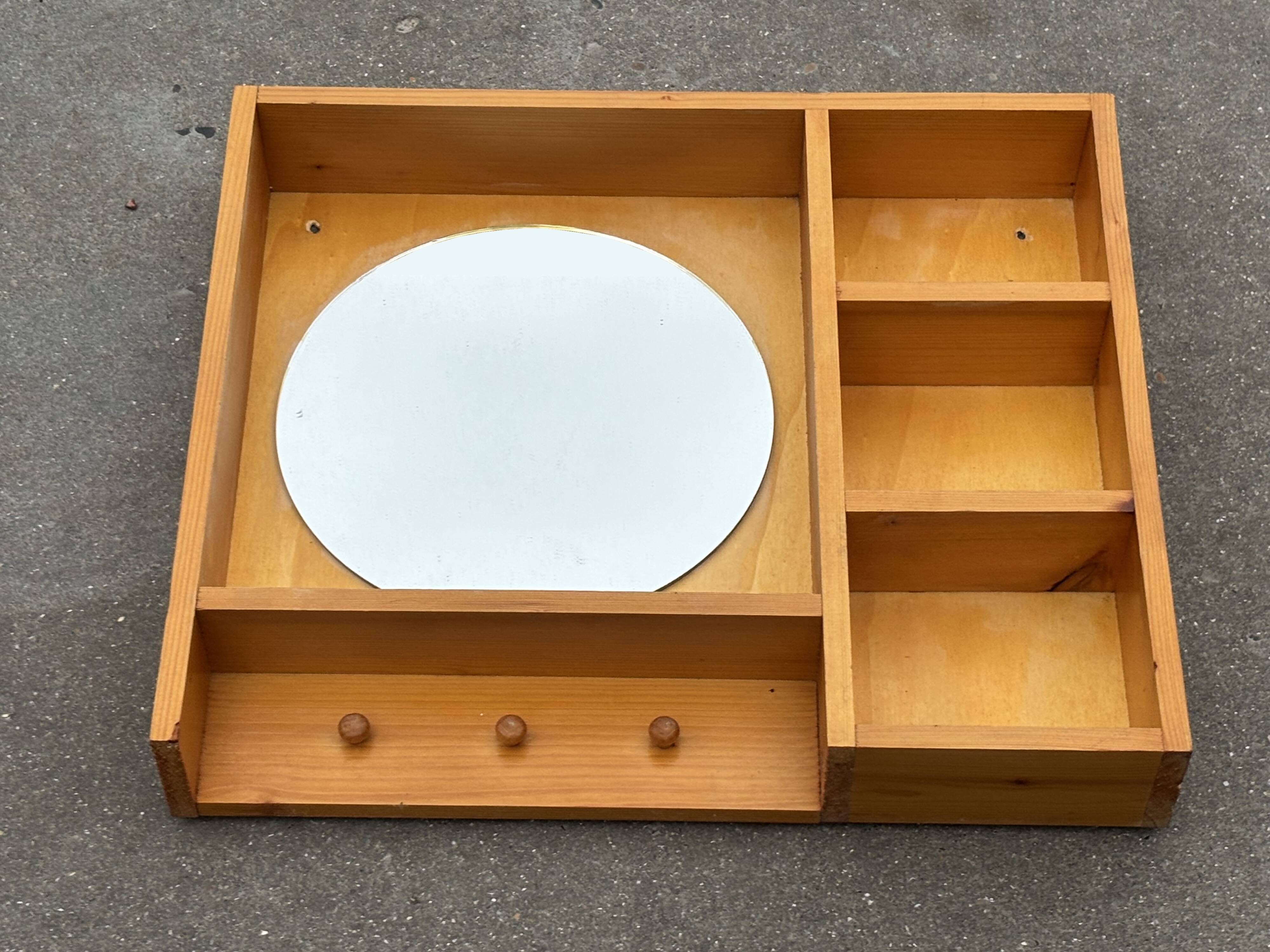 Porte-manteau console miroir en pin vintage au design minimaliste