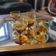 5 verres à pied ambré, années 60