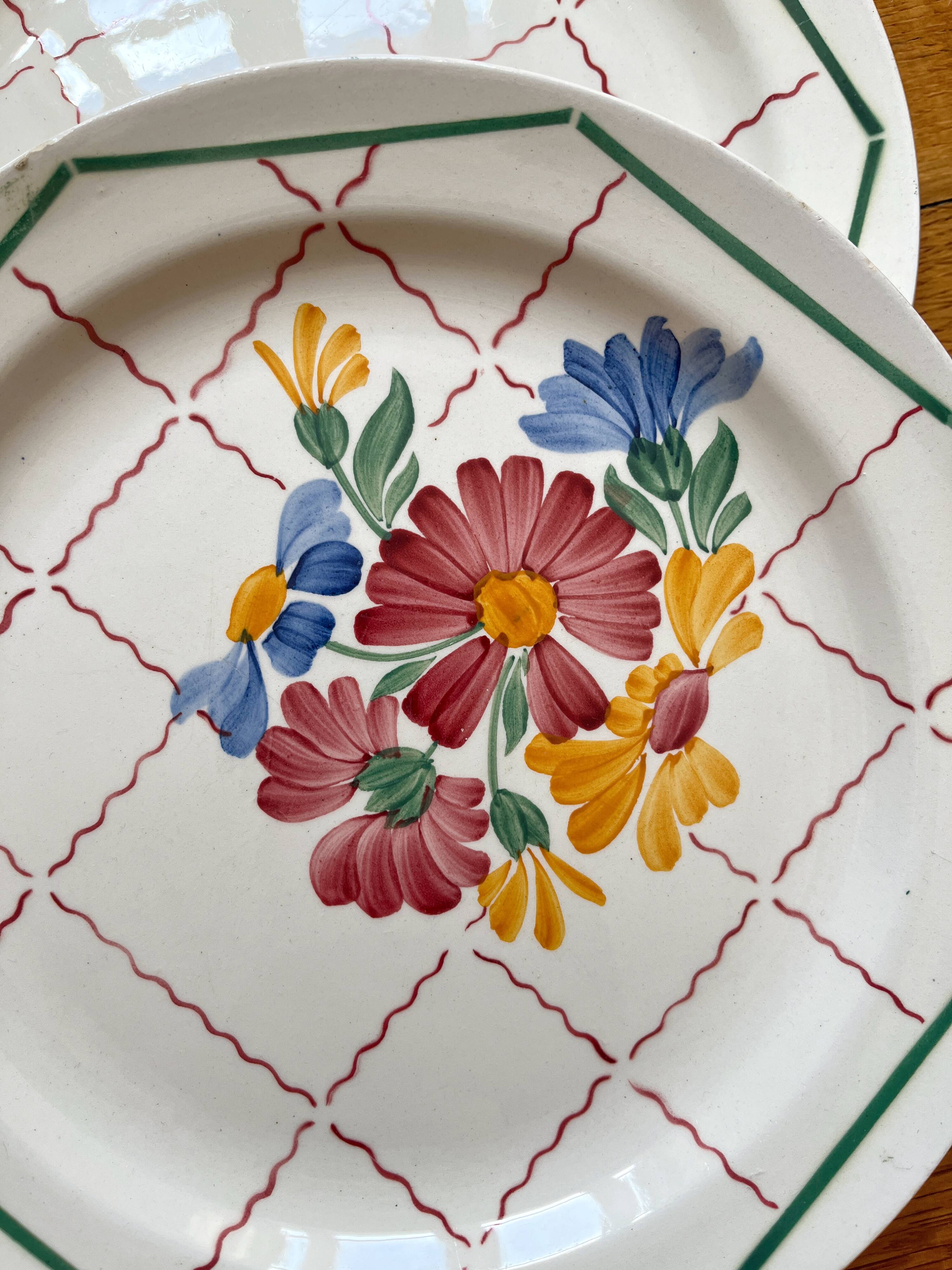 8 flat plates in Grasse earthenware, HBCM (Hippolyte Boulenger, Creil Montereau)