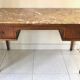 Bureau bois et marbre rose