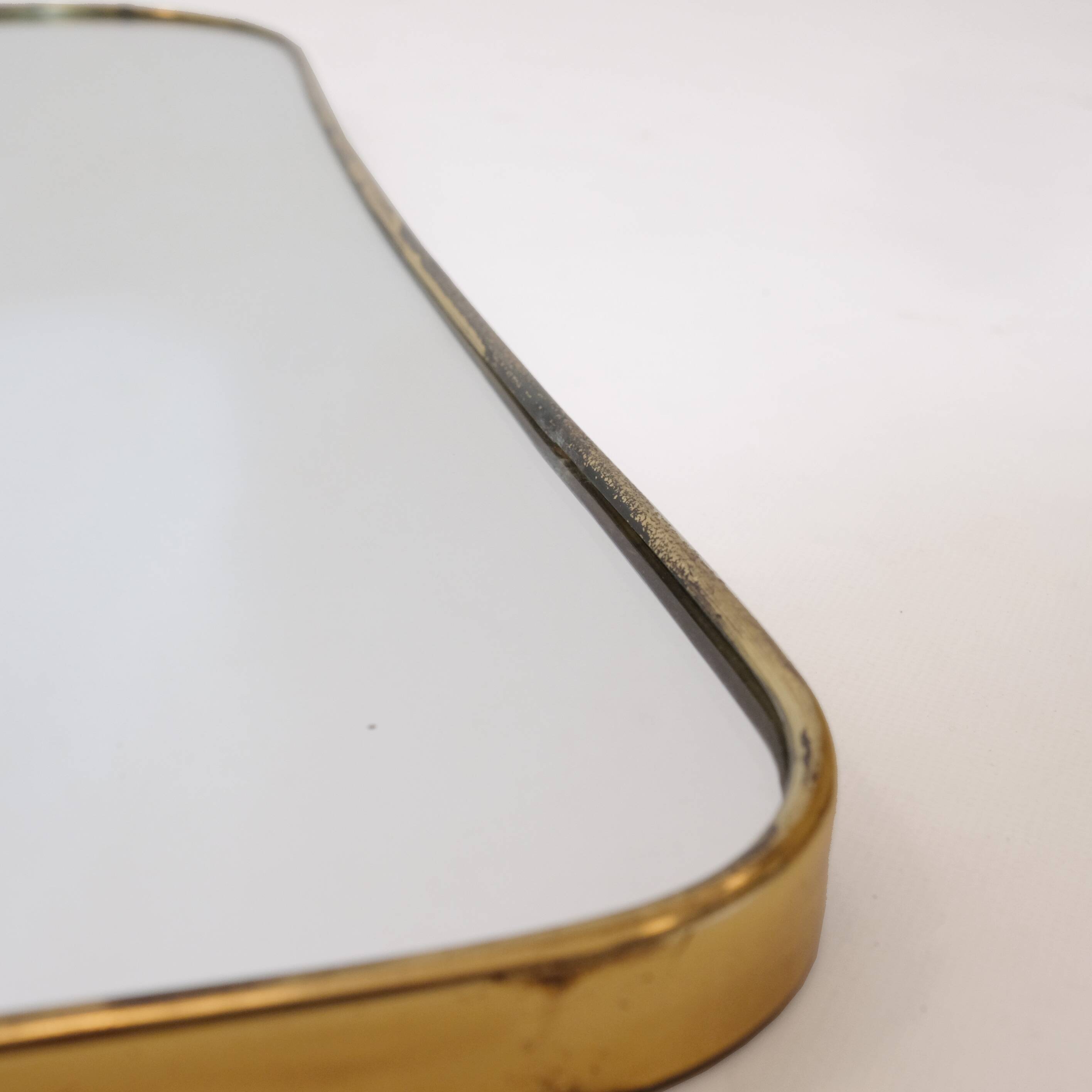 Large Italian mirror from the 1950s, 71x55 cm.