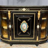 Crédence de style Napoléon III à quatre médaillons de Sèvres