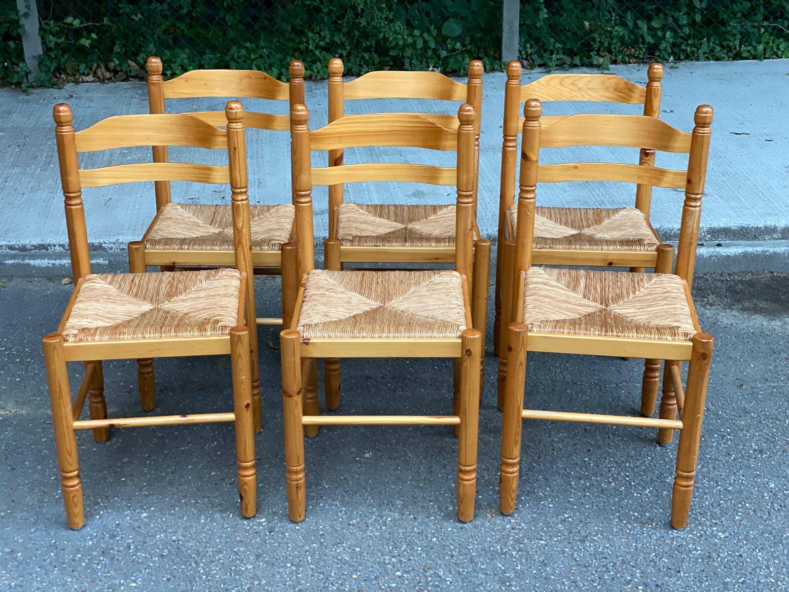 6 Scandinavian chairs in solid wood and straw, 1980