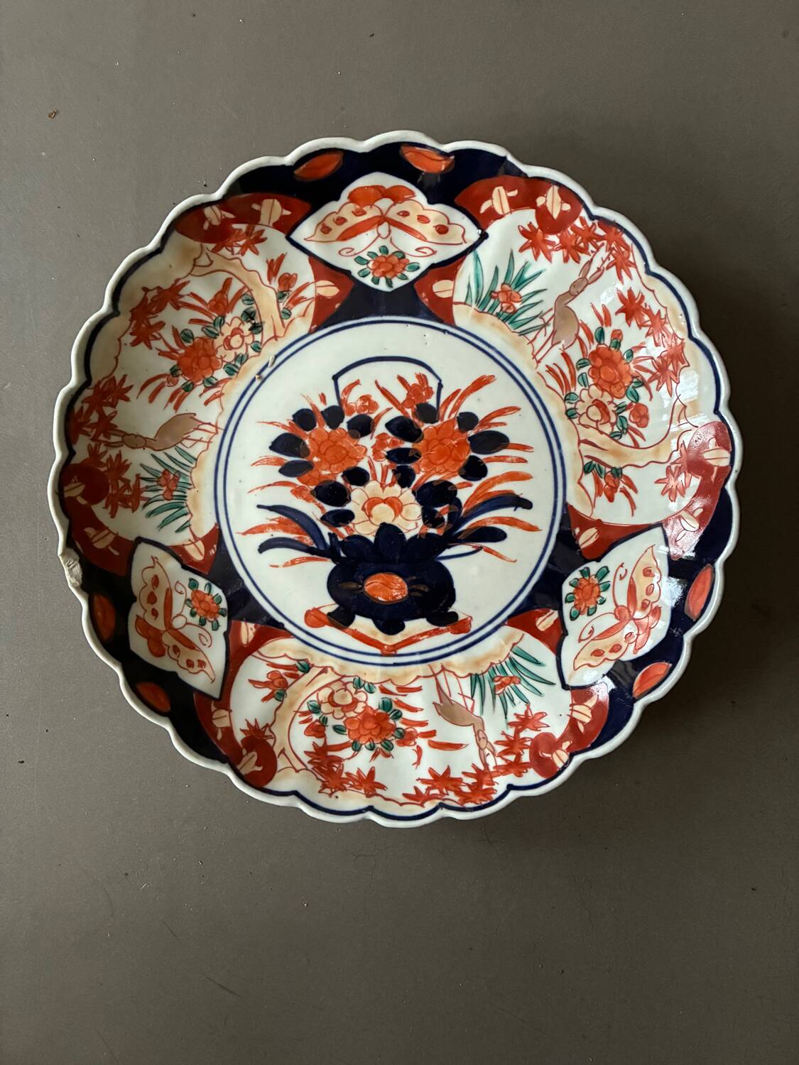 Set of Imari dishes and plates Japan 19th century