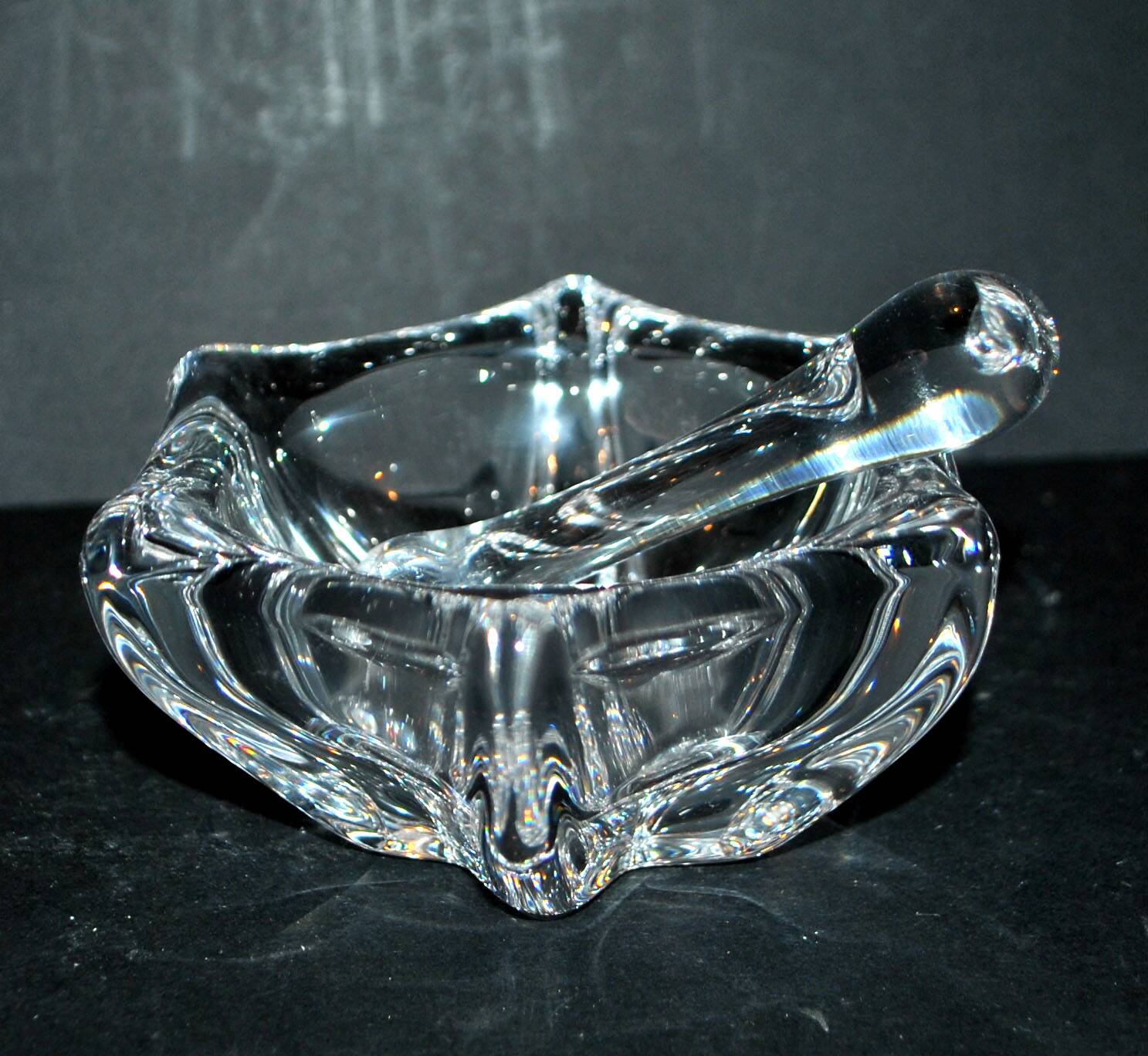 Vide-poche mortier et pilon en cristal daum signé design moderniste