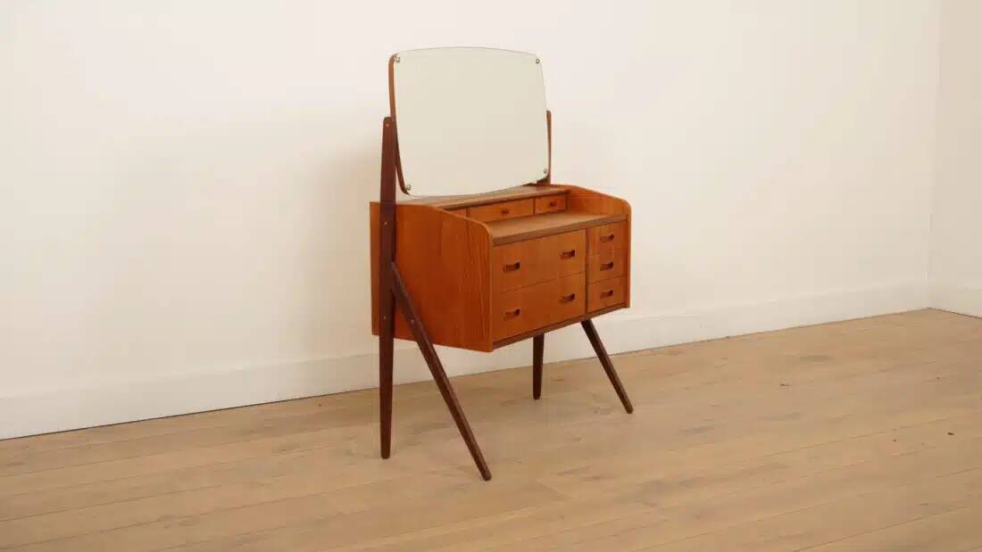 Vintage dressing table | Danish design | Teak