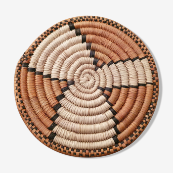 Underflate, braided fibers, braided wall, tribal, African