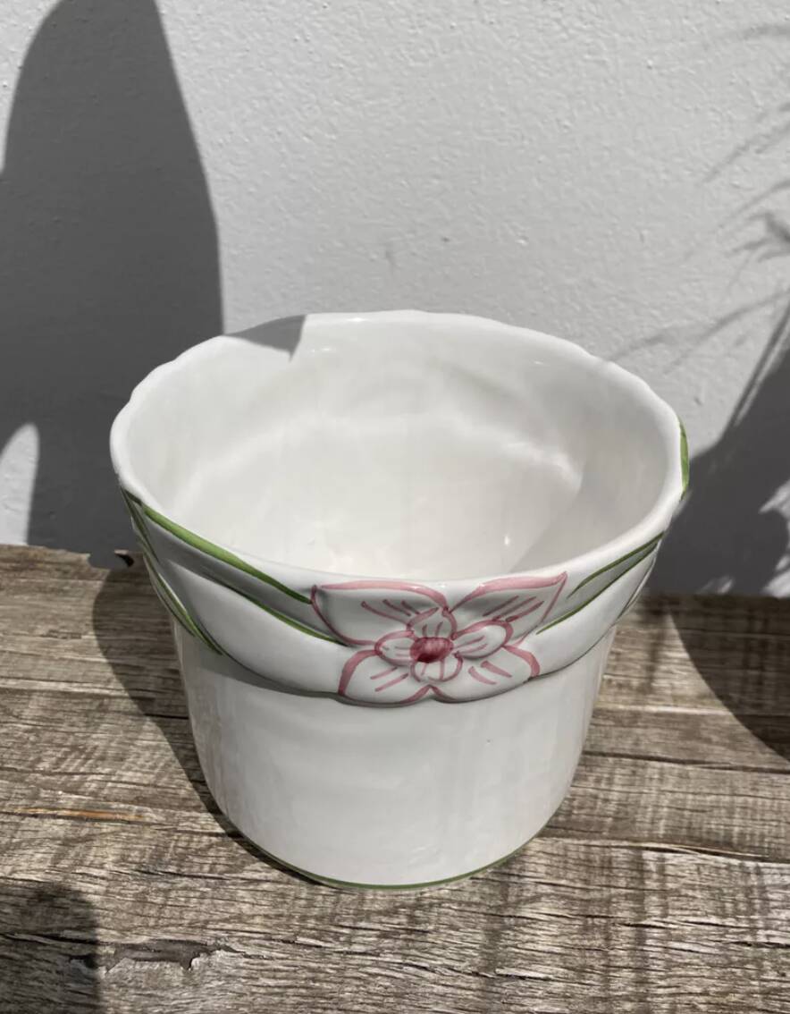 Cache-pot en céramique blanc peint à la main