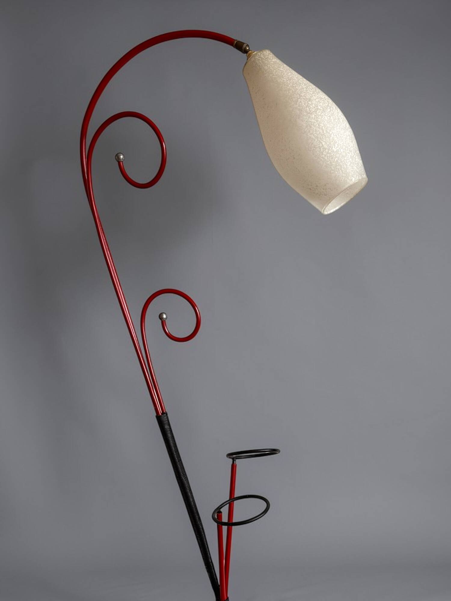 1950 red tripod floor lamp with plant holder | Opaline | Swan neck