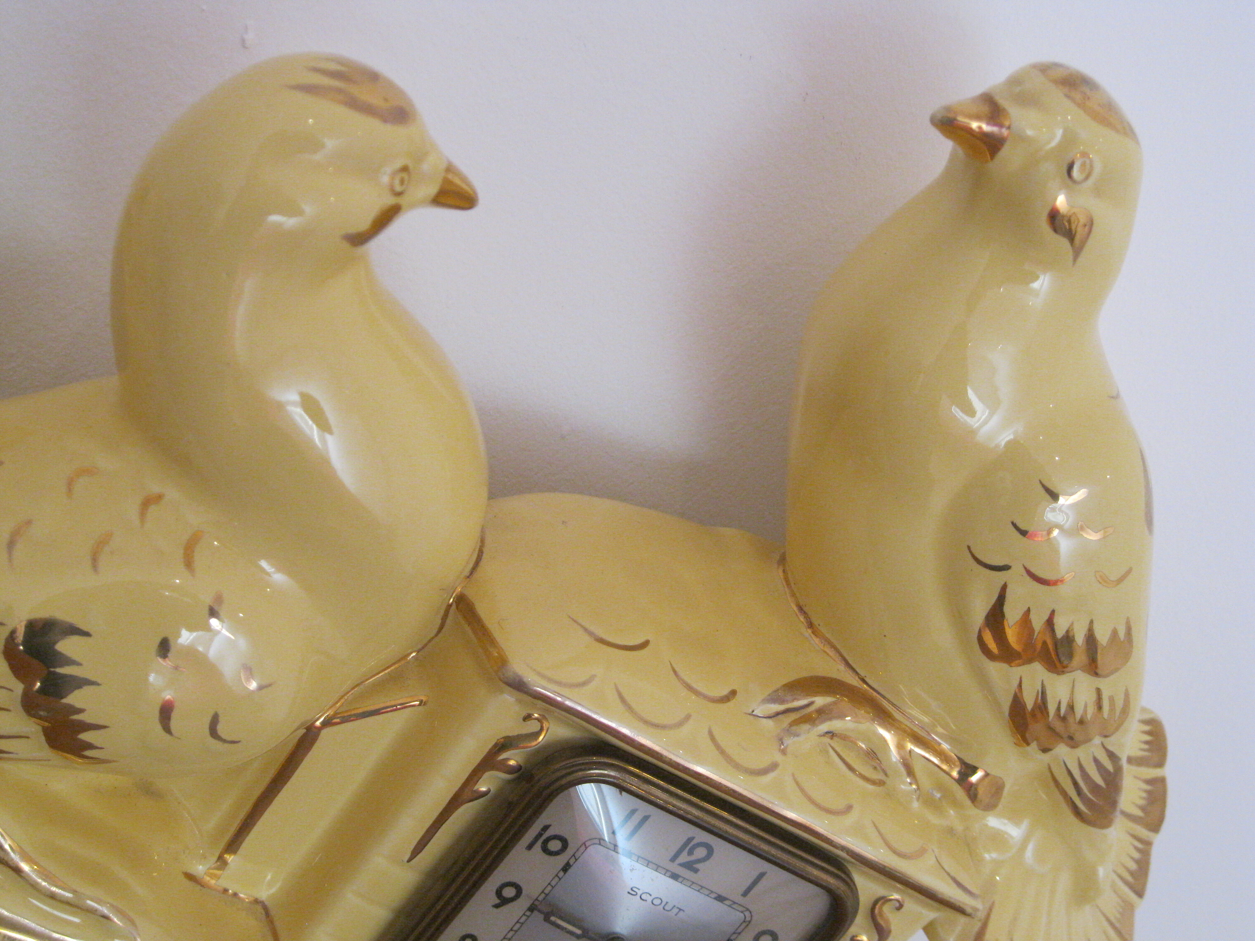 Art deco pendulum decorative ceramic doves