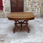 Dining room table by Maison Krieger, Art Nouveau, circa 1900, in solid oak