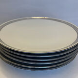 6 white porcelain dessert plates