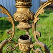 Table ronde en marbre et bronze doré