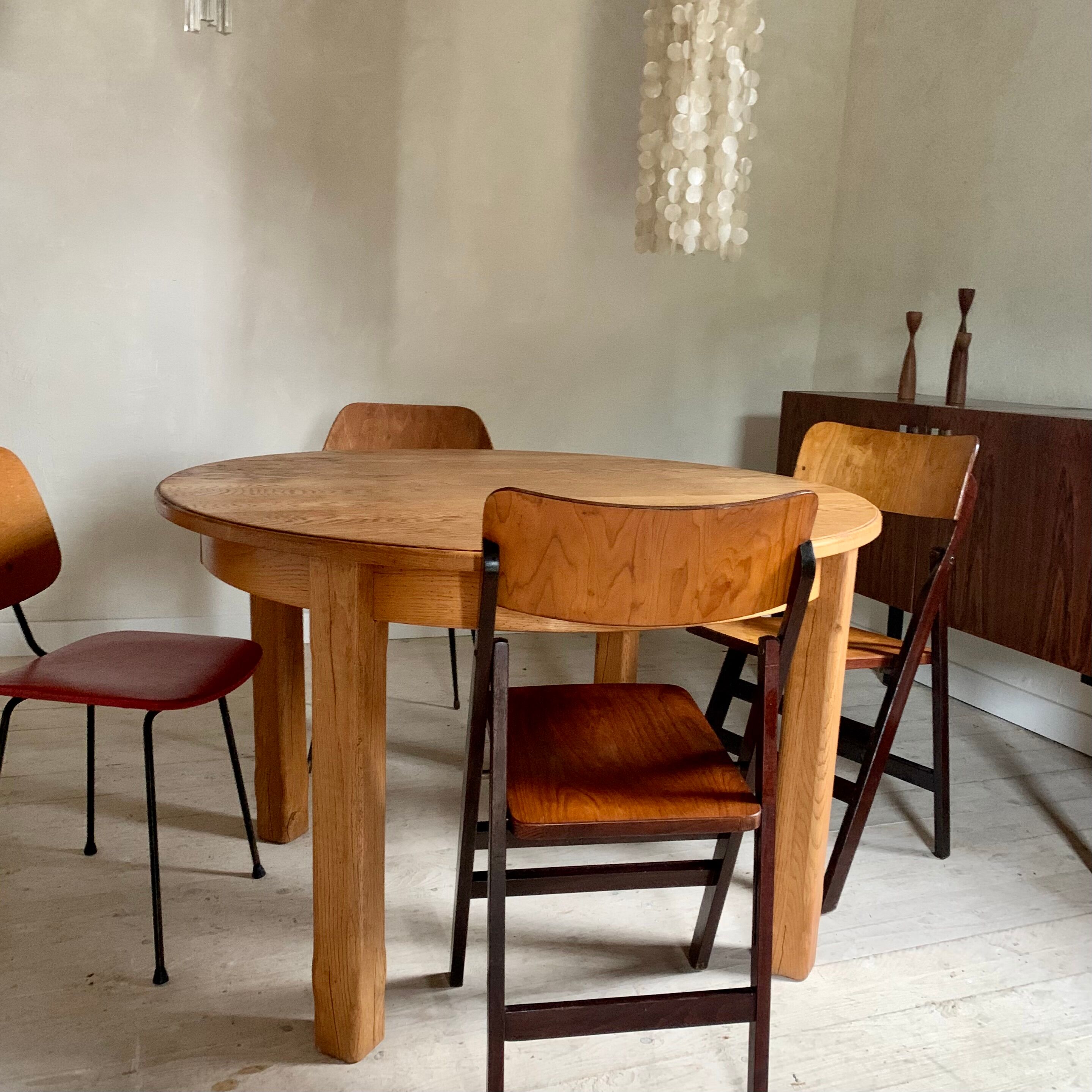 Table ronde de ferme en chêne massif vintage