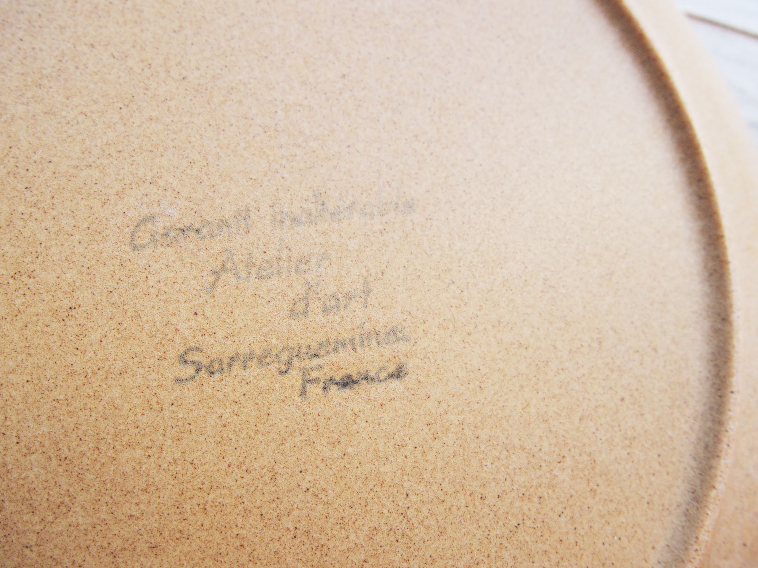 Three dinner plates in sandstone Sarreguemines