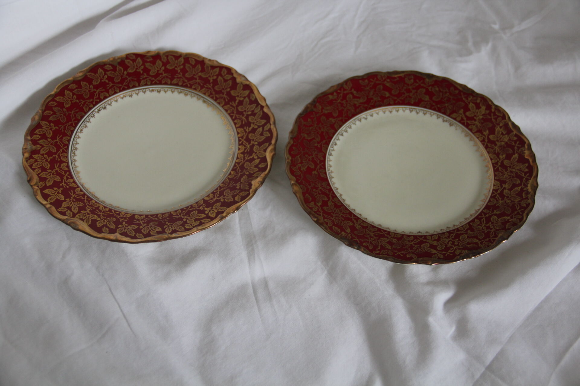 Two dessert plates, Bavarian porcelain garnet and gold