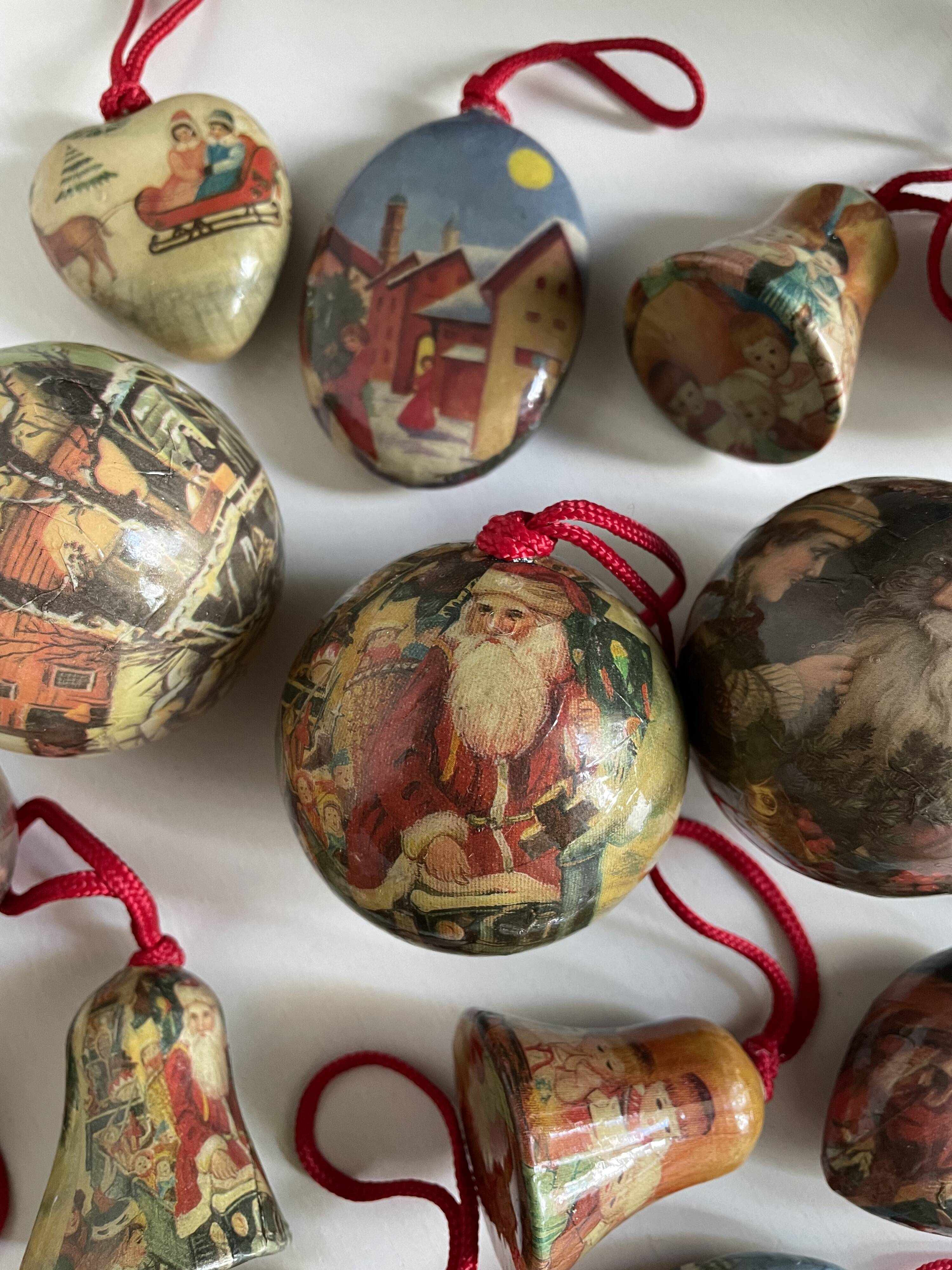 Ensemble de 15 décorations de Noël en papier mâché vintage
