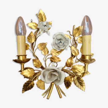Floral golden wall lamp