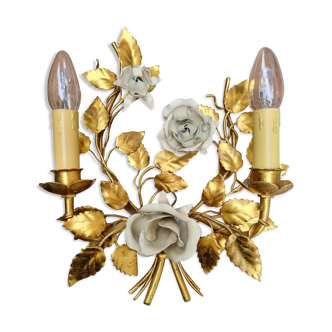 Floral golden wall lamp