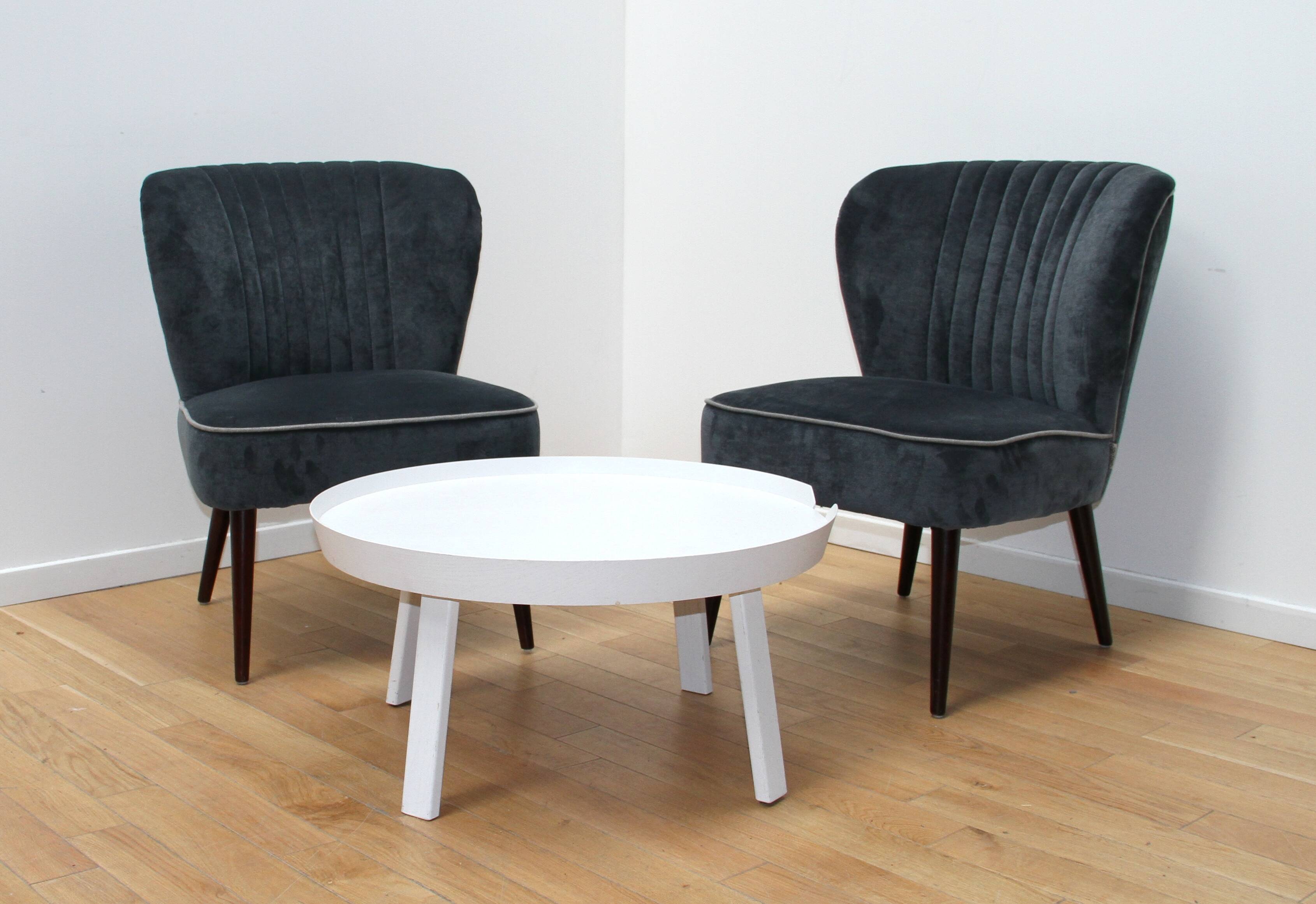 Pair of Smocker armchairs, Dutch Bone