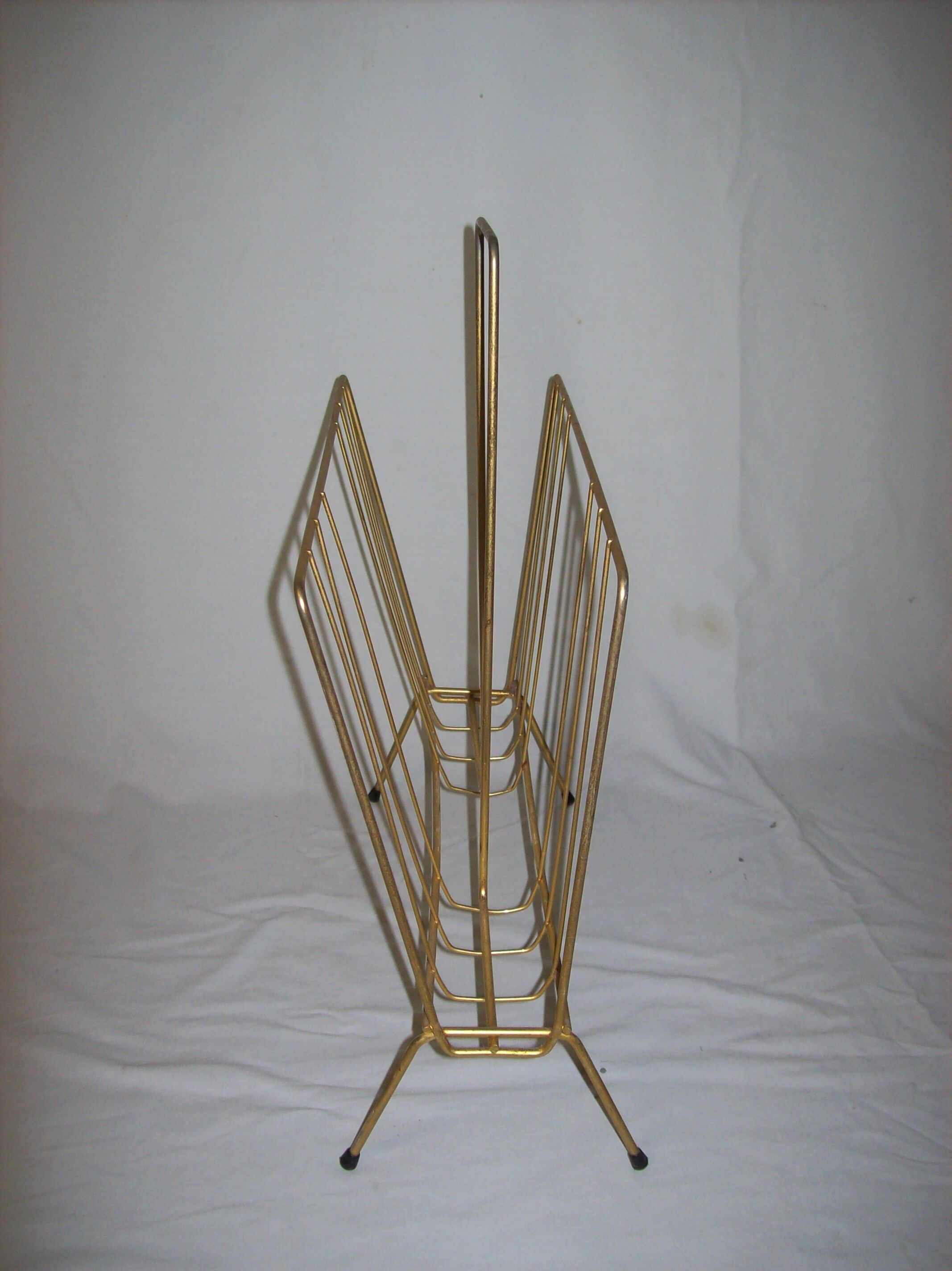 Metal magazine holder