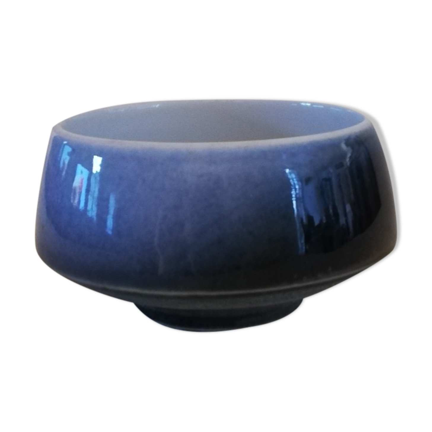 Porcelain cup of Puy-L'Evêque