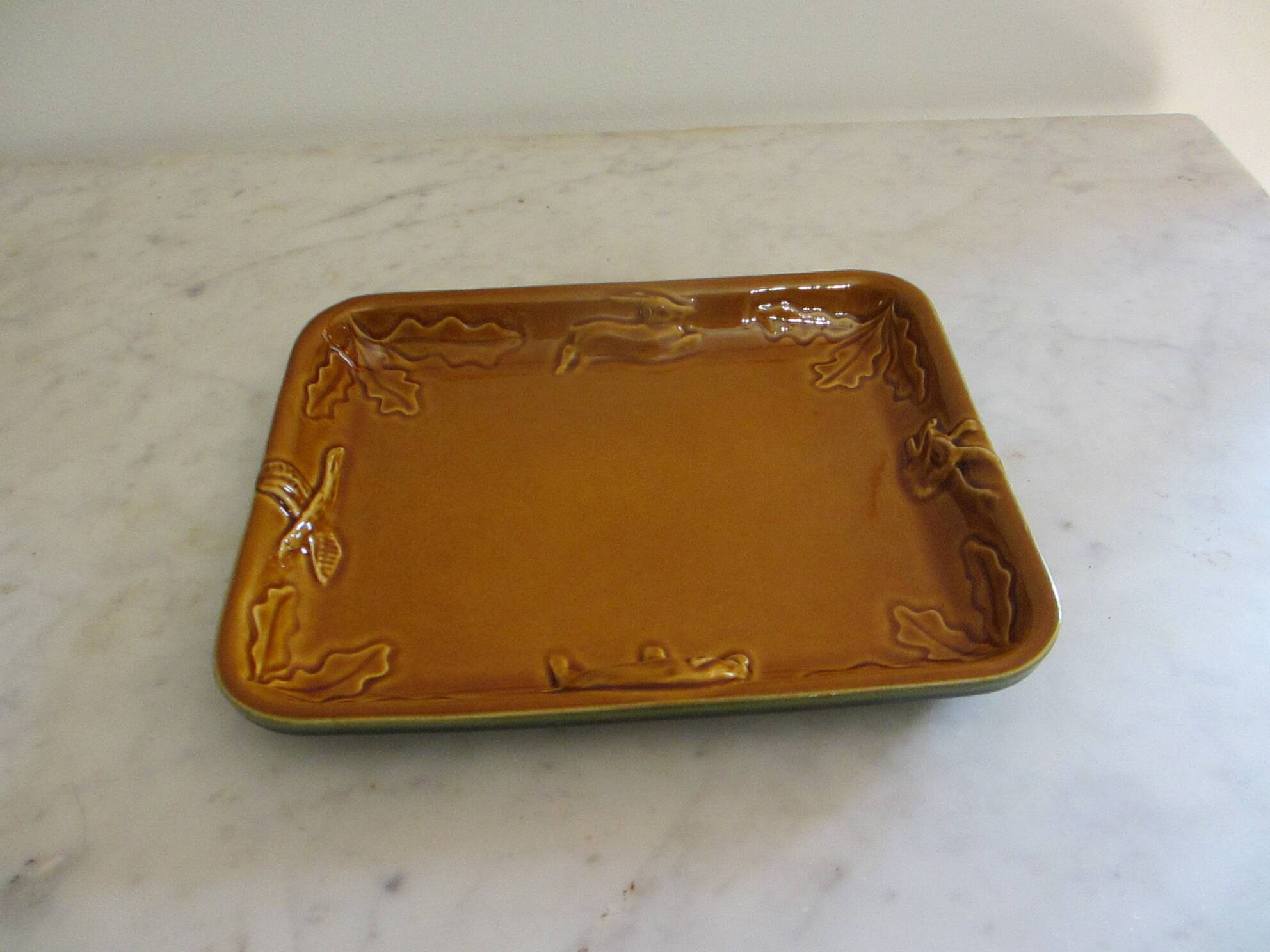 Ceramic serving dish