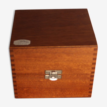 Wooden plug box