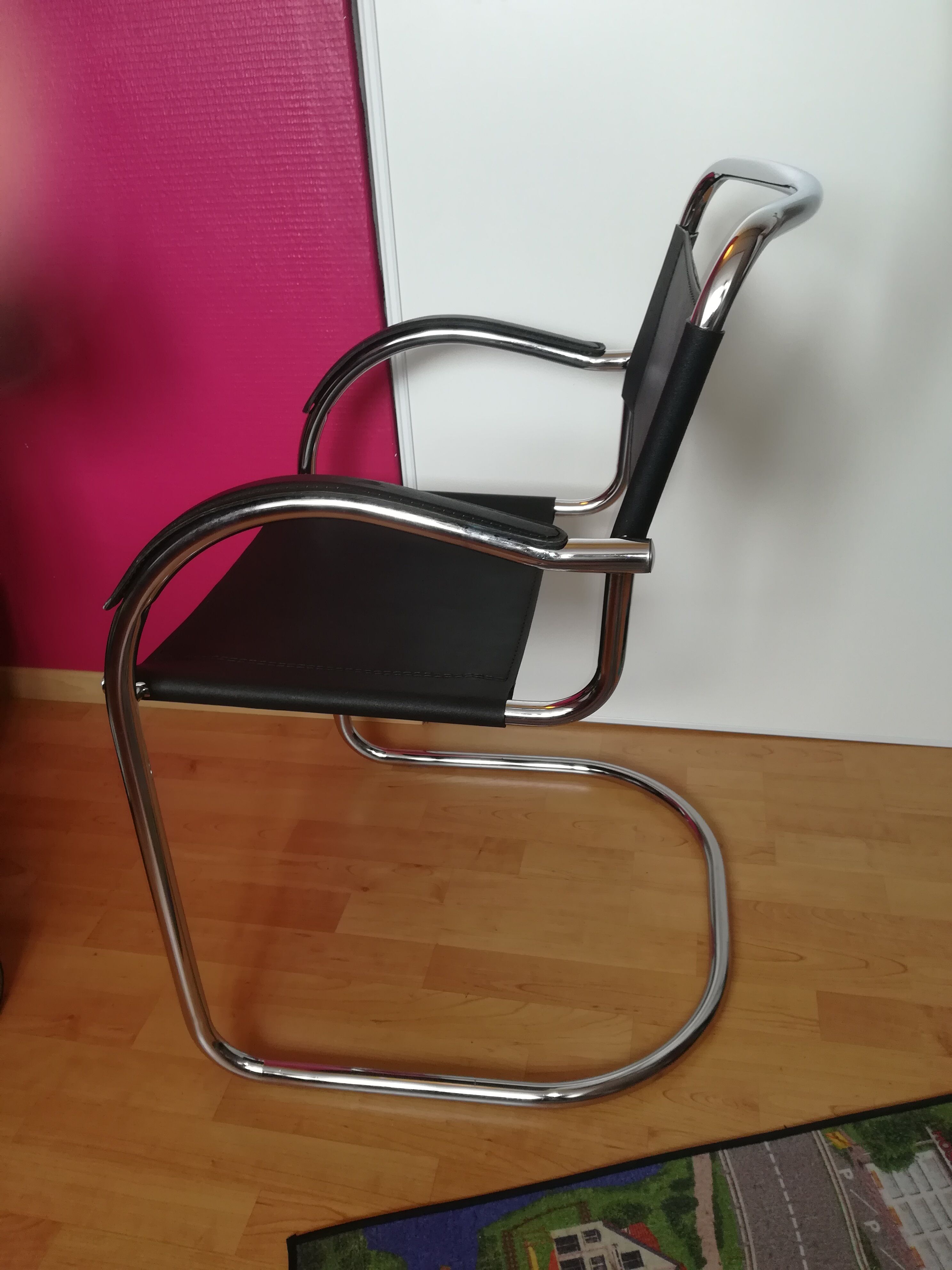 Bauhaus-style armchair 80s