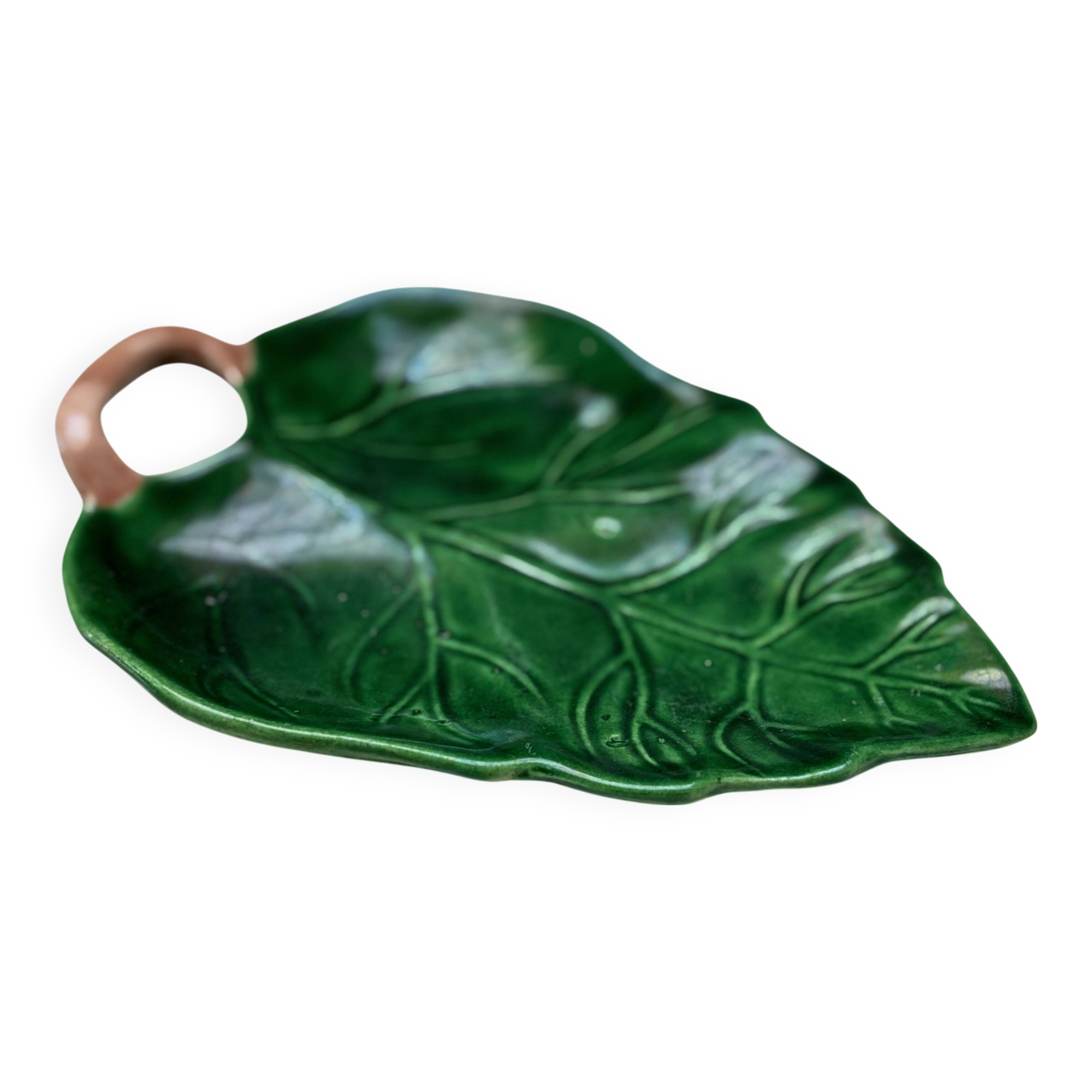 Dish - empty pocket green slip leaf veined in ceramic
