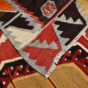 %100 Wool Turkish Vintage Kilim Rug, Mid Century Modern, 183x324 Cm