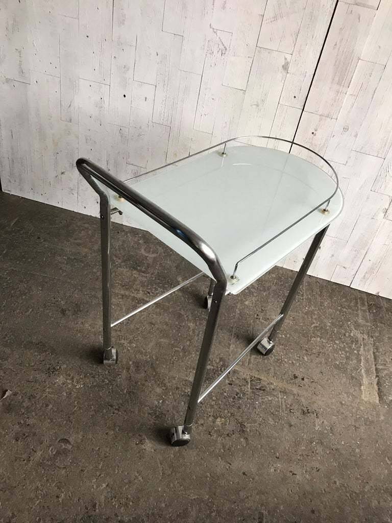 Chrome and transparent glass rolling dessert trolley, French Regency style from the 1960s.