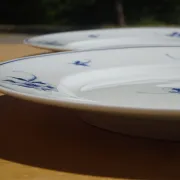Fine Limoges porcelain dessert service: dish and 12 plates.