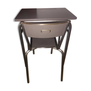 bureau et chaise d'écolier