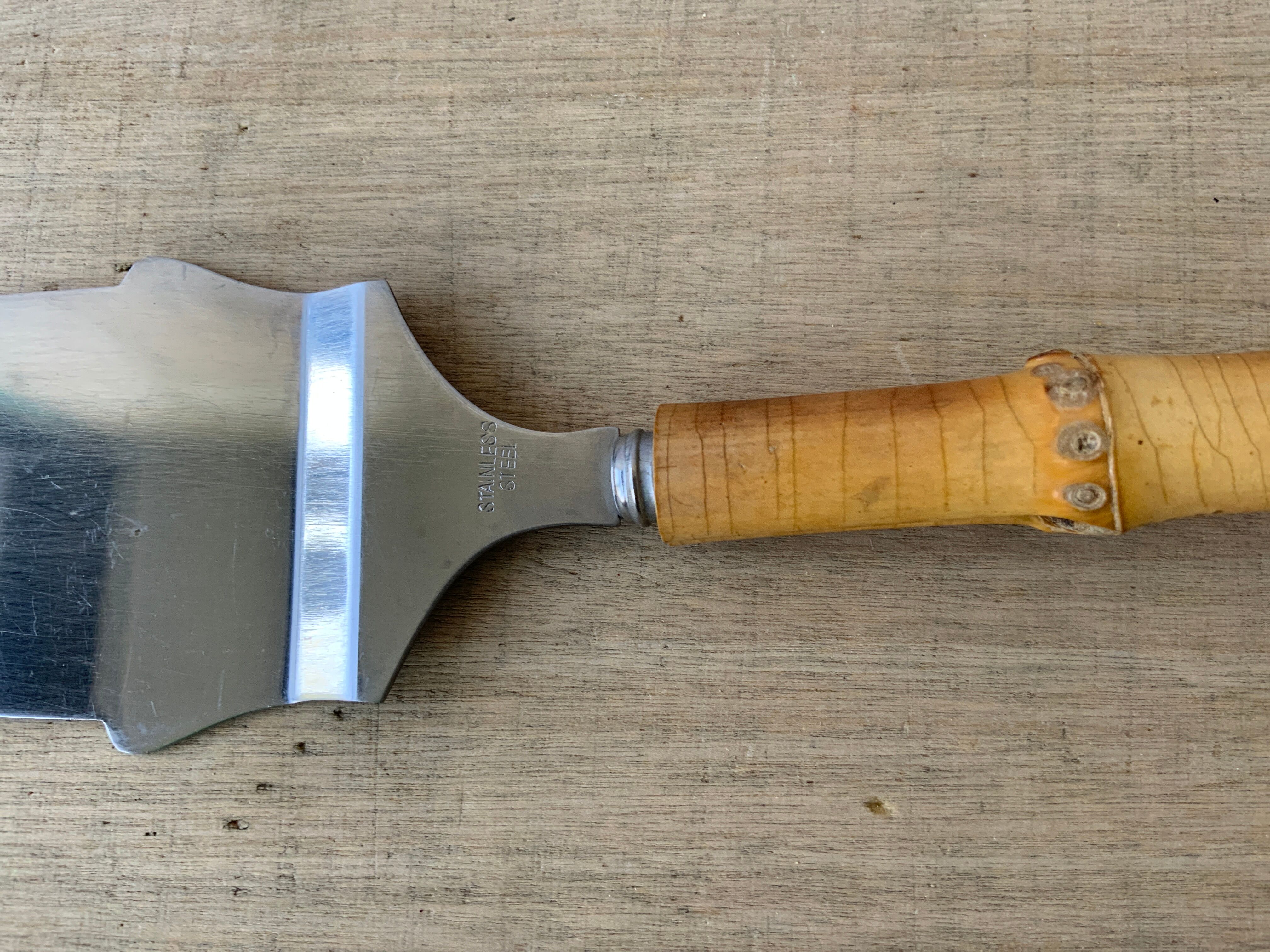 Bamboo handle pie shovel