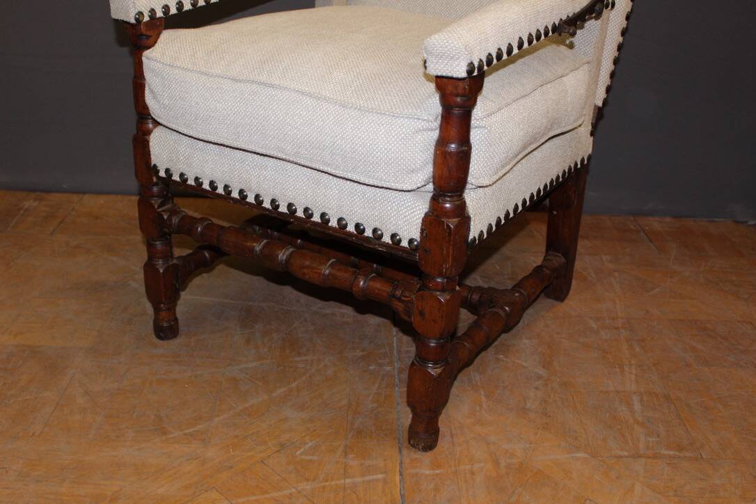 Louis xiv period rack armchair in walnut