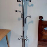 Metal parrot coat rack