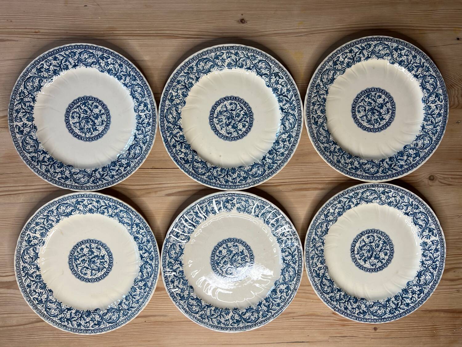 6 flat plates Gien garlands, 1937