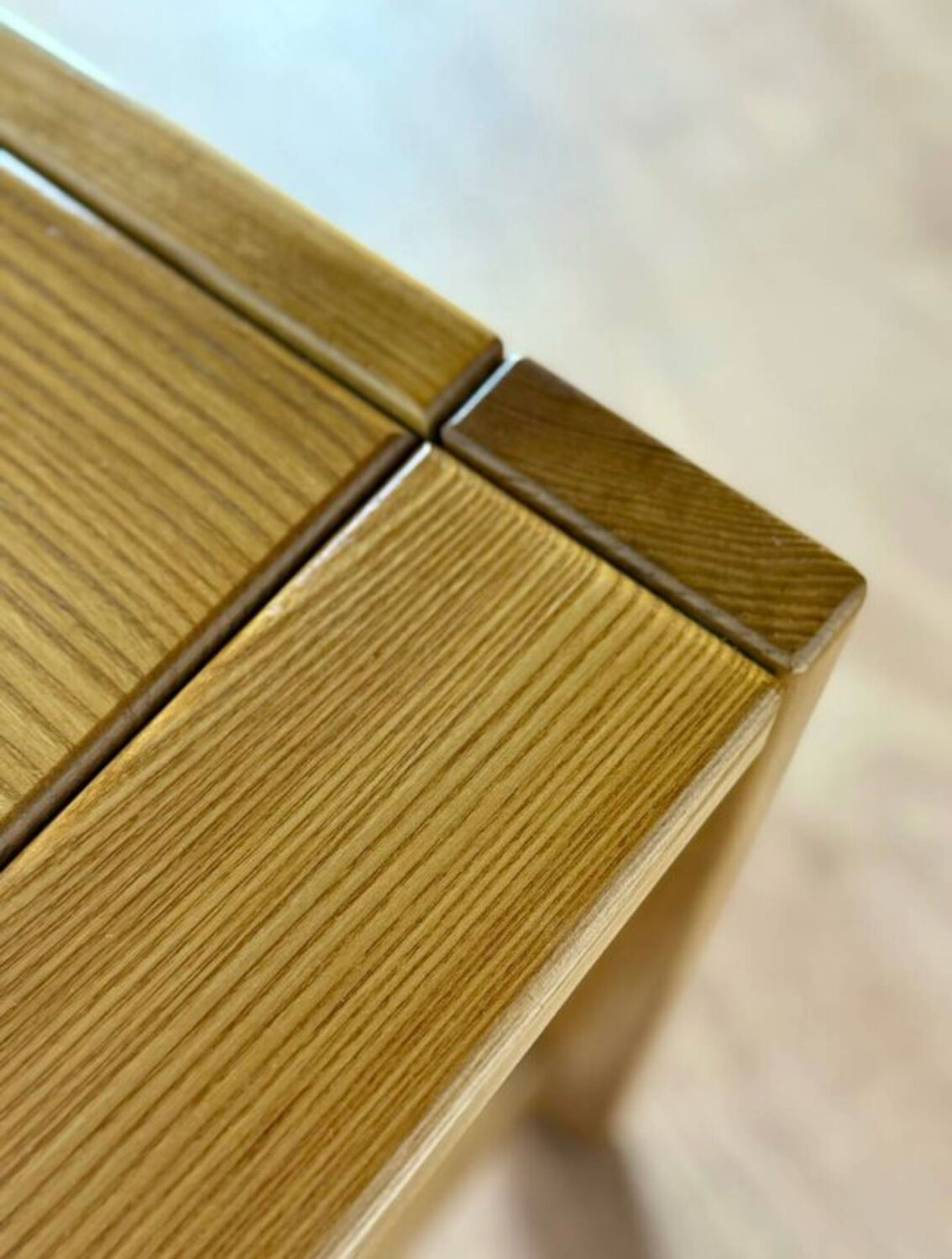 Desk made of solid elm wood