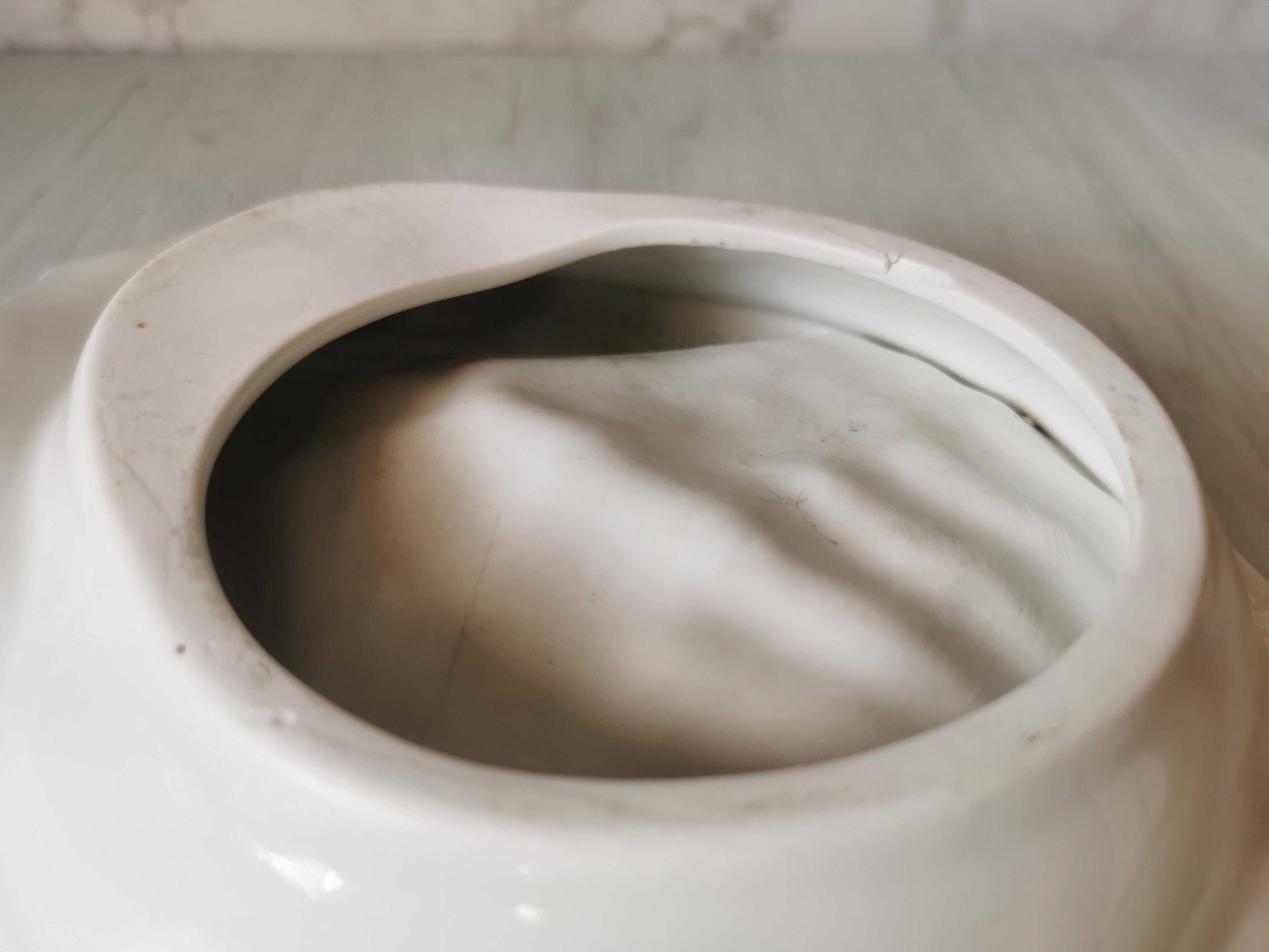 Empty pocket hands porcelain