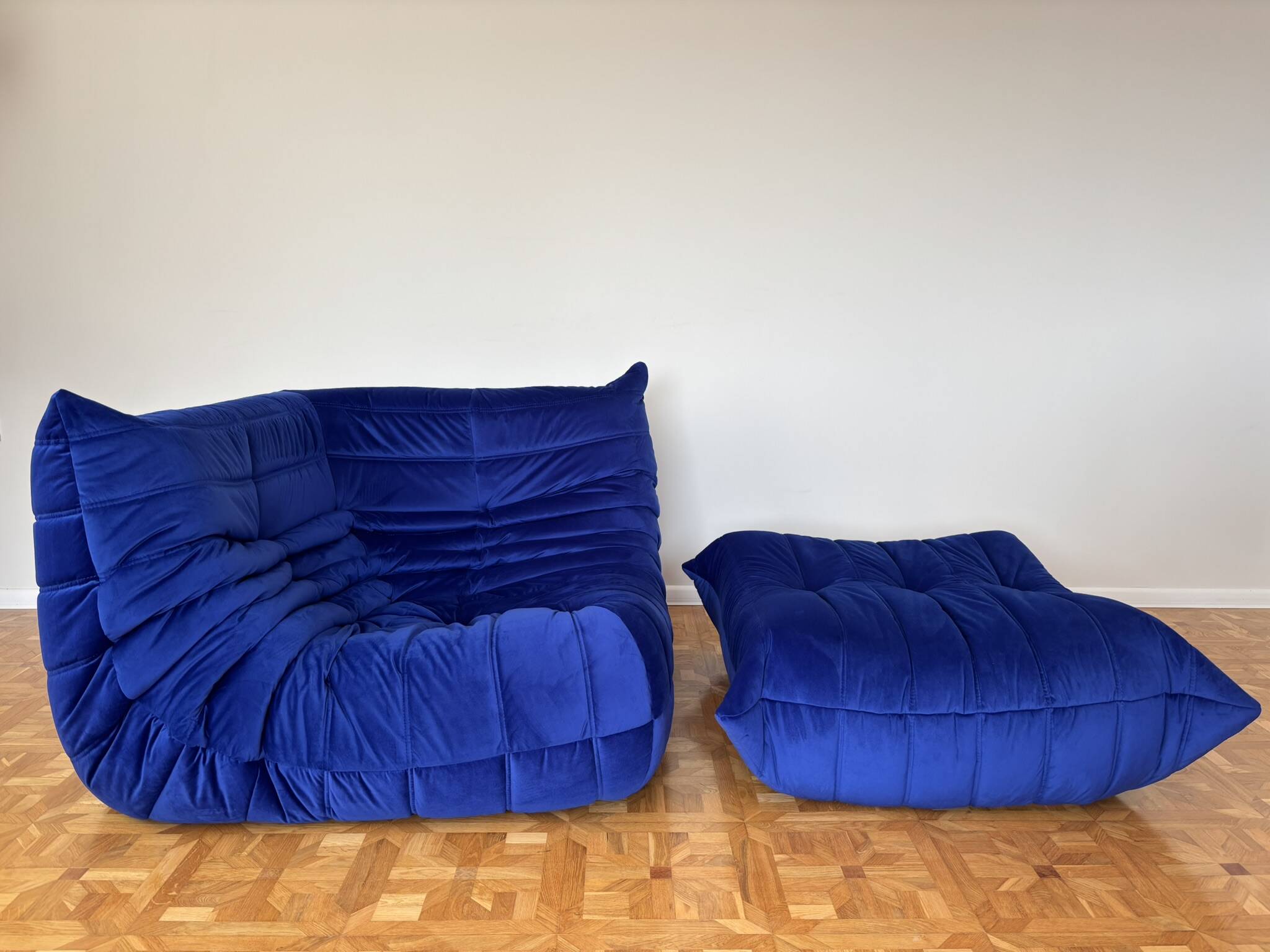 Canapé d'angle Togo avec pouf par Michel Ducaroy pour Ligne Roset