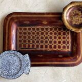 Set of three trays of various shapes in gold lacquer and Burmese eggshell