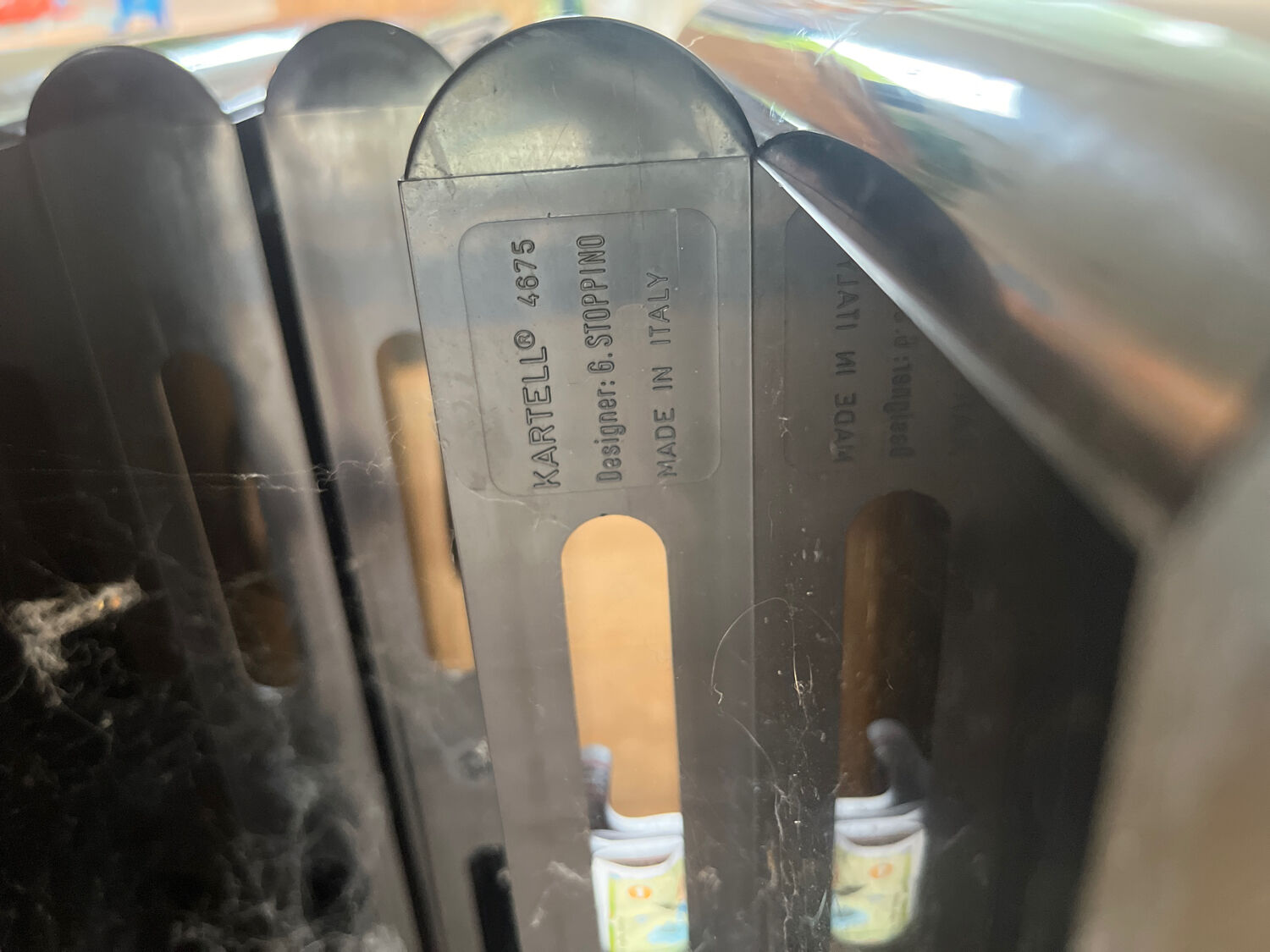 Black magazine rack Kartell 4676 / 4675 (Giotto Stoppino)