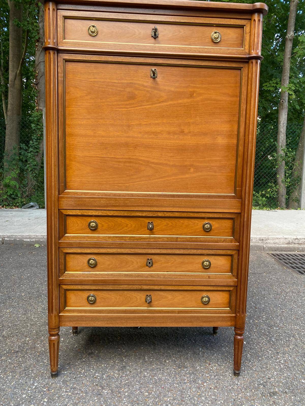 Secretary with drop-leaf in Louis XVI style, made of solid wood and brass, desk/commode.