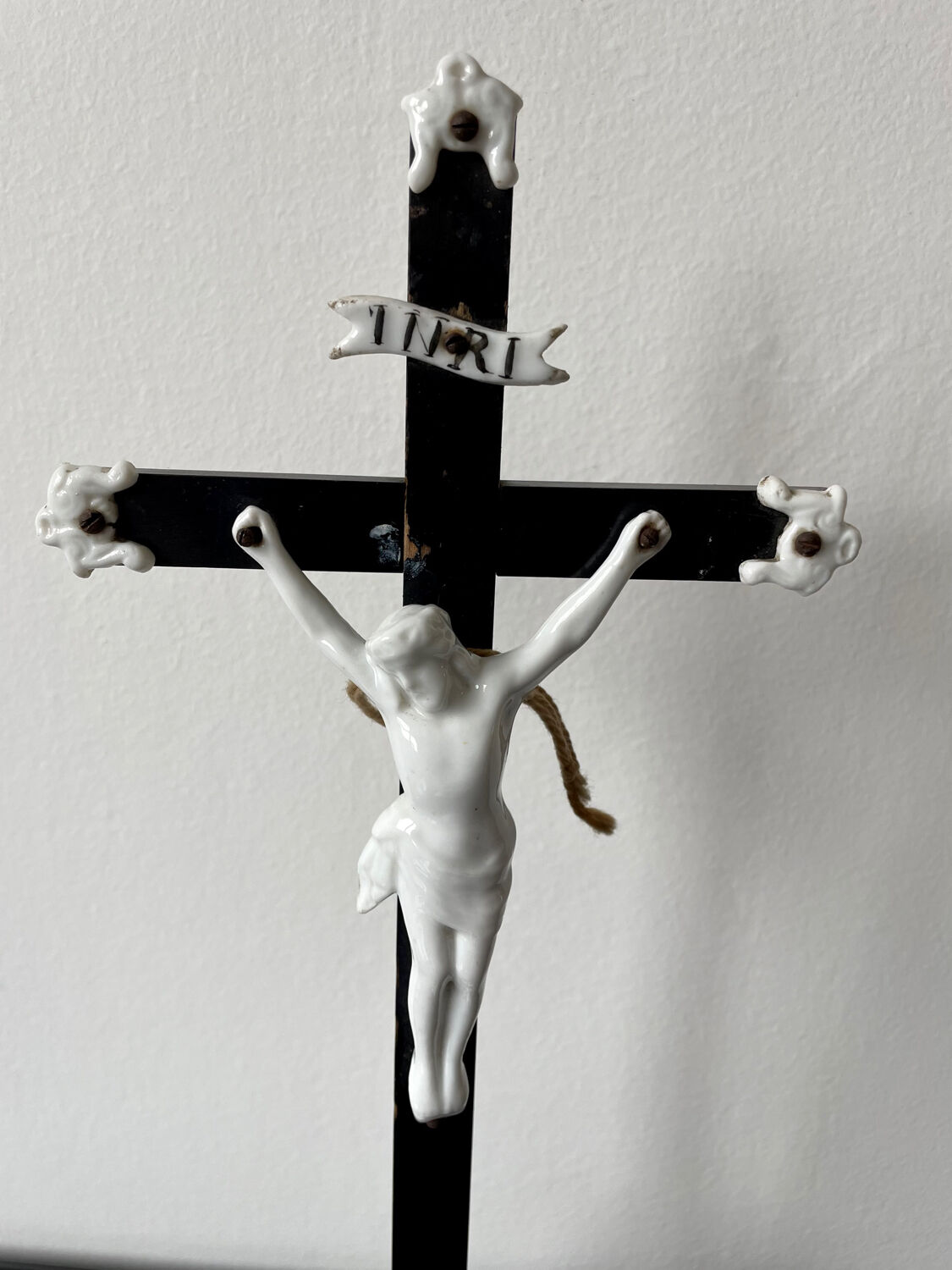 Napoleon 3 crucifix porcelain and wood