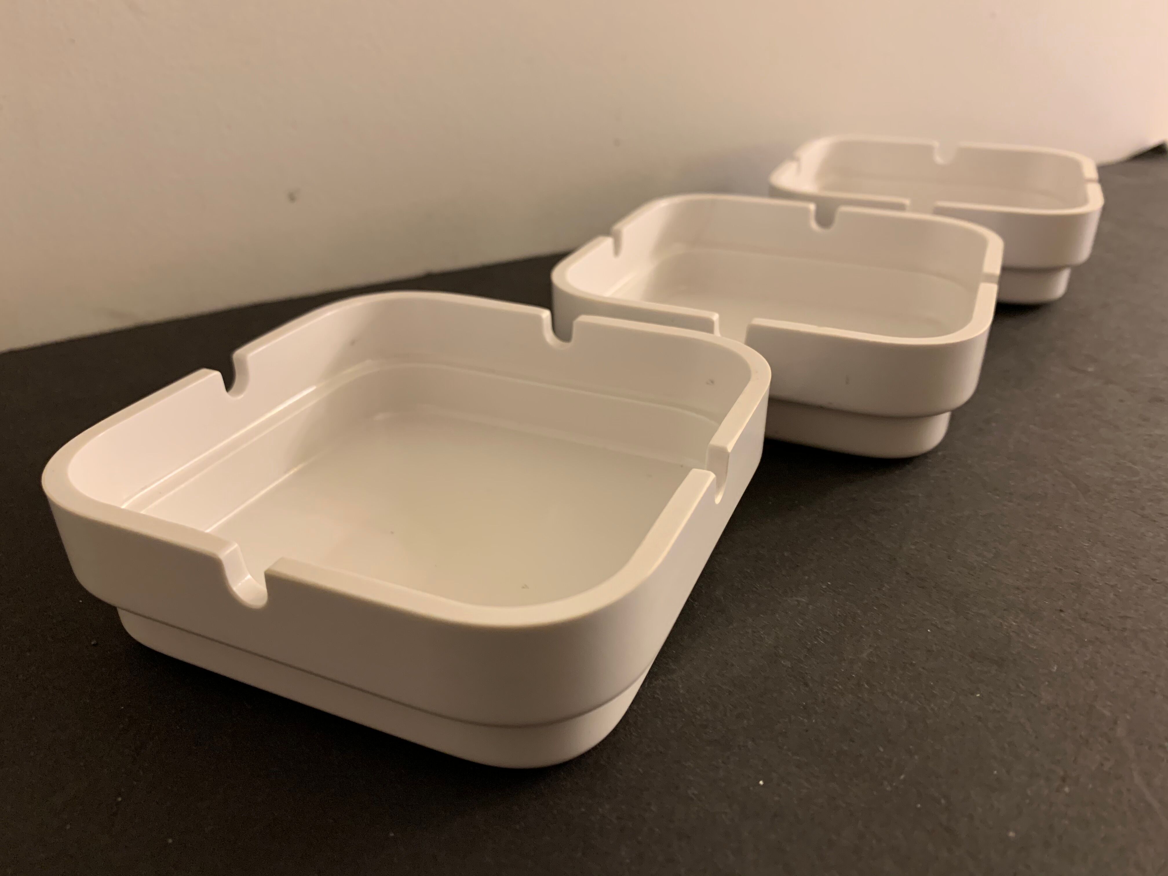Walter Zeischegg's set of 3 white ashtrays for Helit 1970