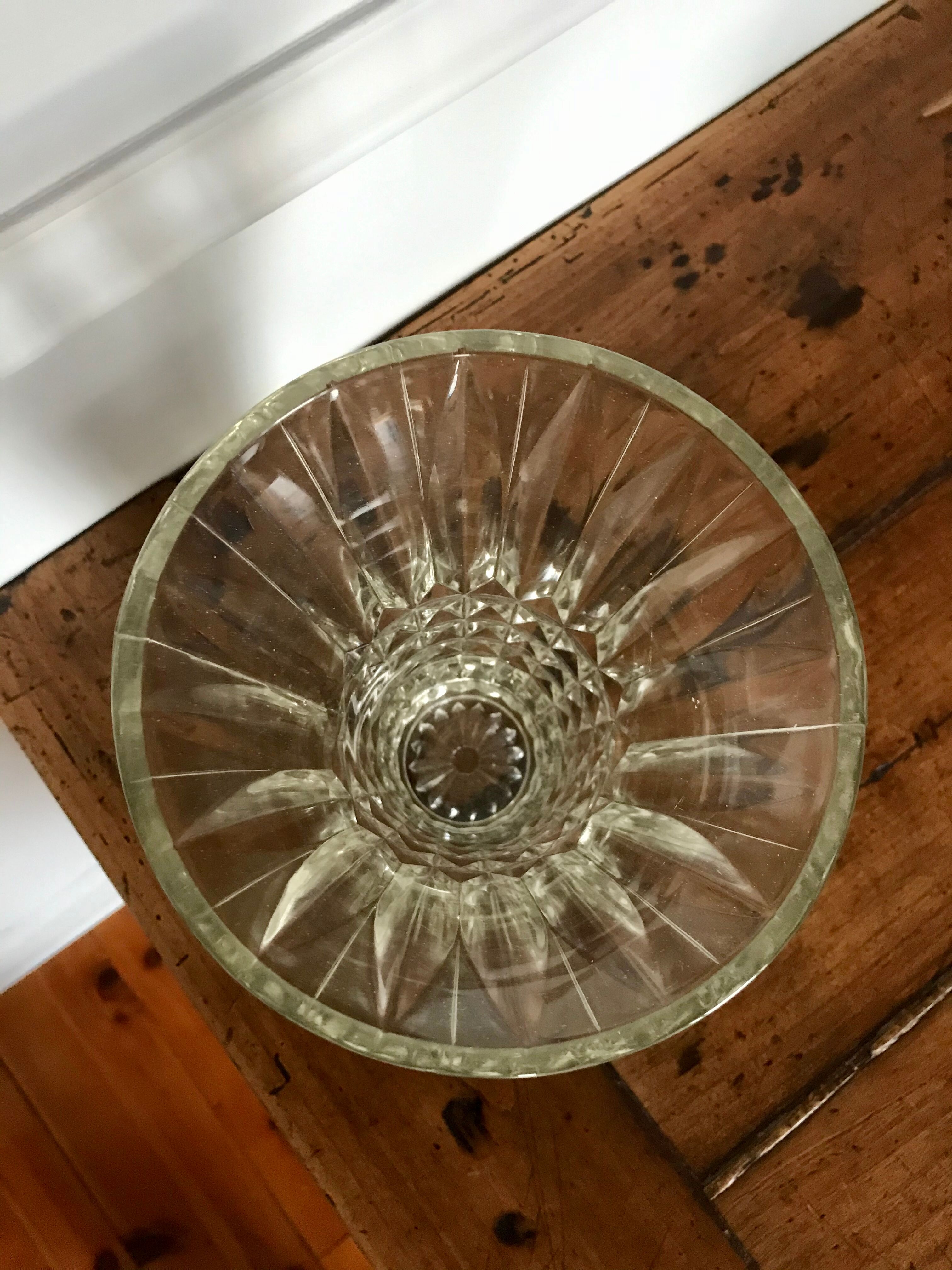 Art deco vase chiseled