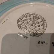 Longwy enamel plate with cartouche of 2 birds and apple blossoms, d188