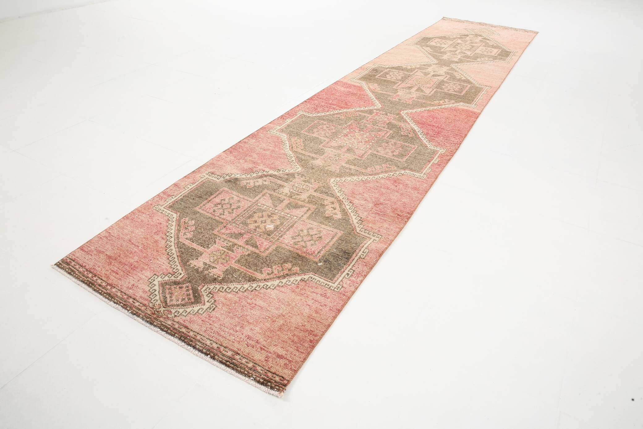 3x13 Vintage Red & Brown Classic Persian Runner Rug, 92x408Cm